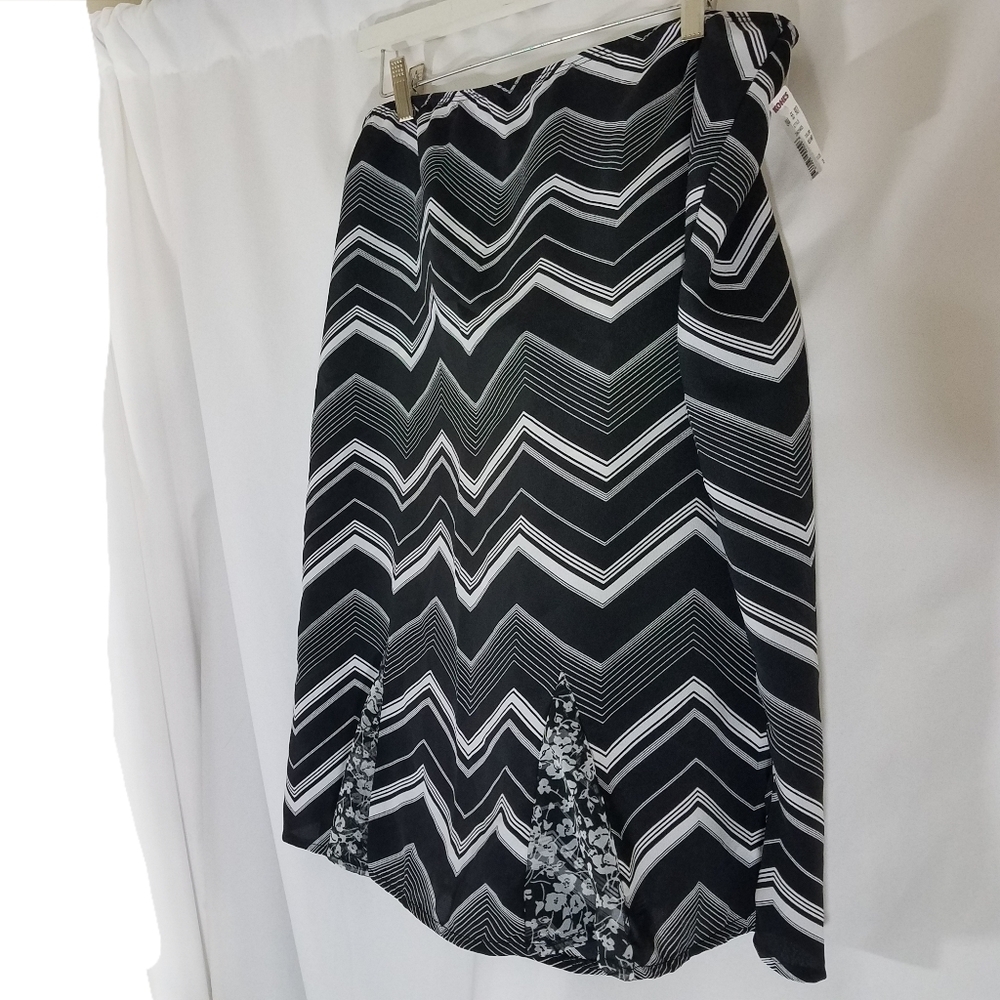 Fire Los Angeles Black and White Skirt Size 13 Made in USA